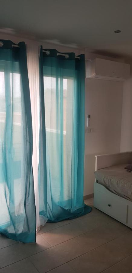 Dependance 29M2 Climatisee Apartman Saint-Gilles  Kültér fotó